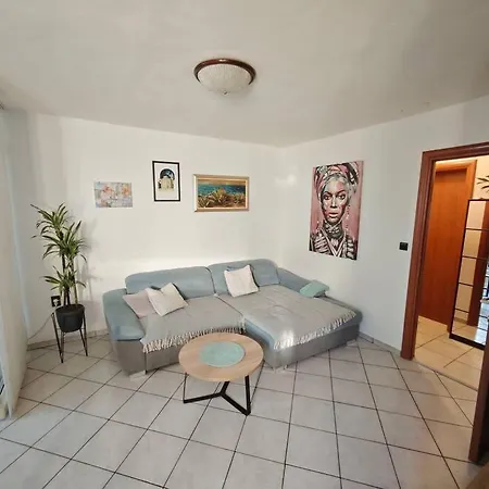 Apartment Apartman Lena *